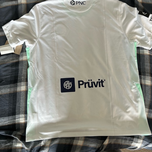 Racing Louisville FC Player Edition Jersey - Picture 4 of 7